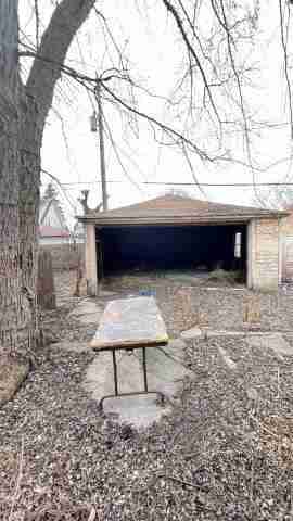 5557 Three Mile (20).jpg